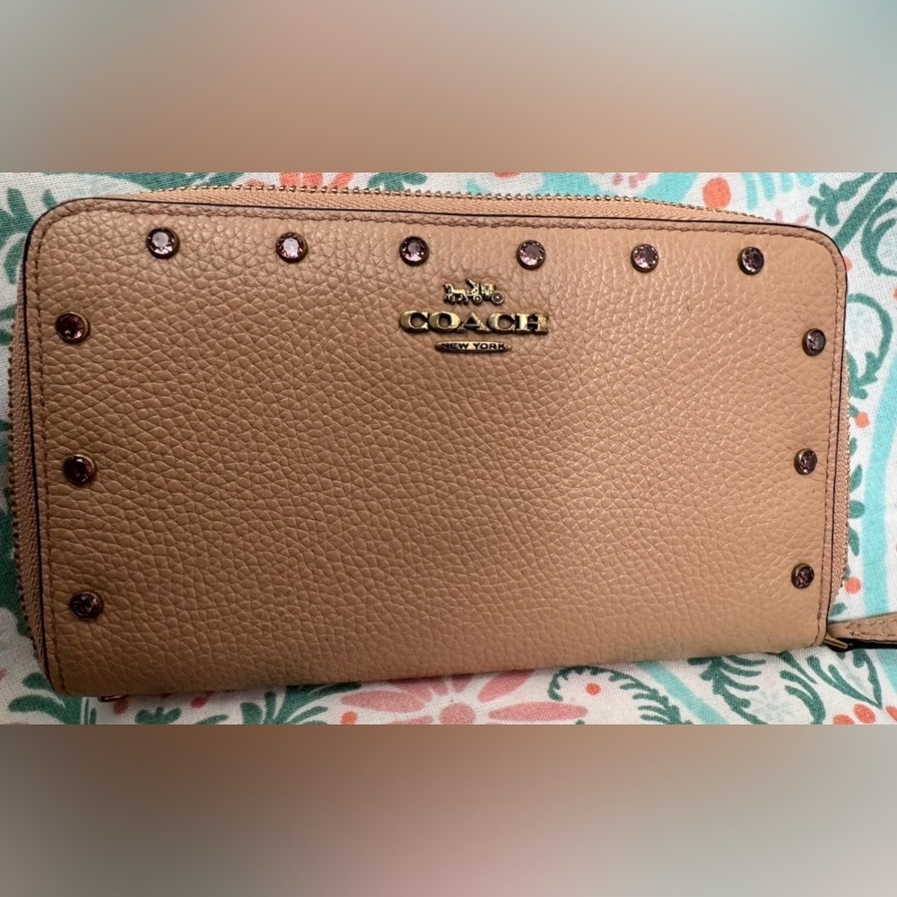 NWOT COACH Accordion Zip Wallet With Crystal Rivets - Picture 7 of 10